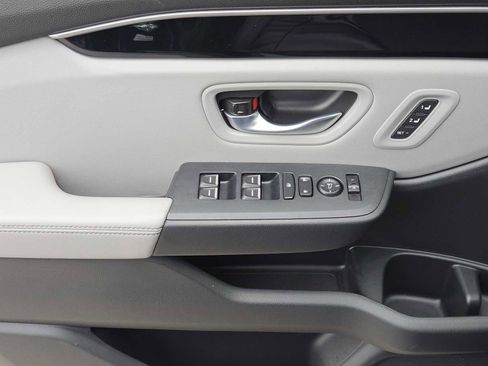 Used 2025 Honda Pilot EX-L image 21