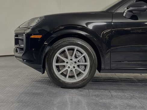 Certified 2024 Porsche Cayenne Coupe AWD/4WD image 31
