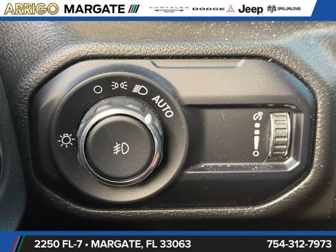 Used 2023 Jeep Wrangler Unlimited Sport AWD/4WD image 33