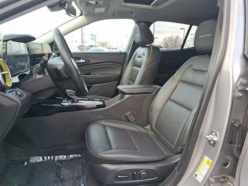 Used 2024 Chevrolet Trax ACTIV w/ Sunroof Package image 13