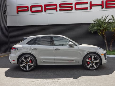 Certified 2023 Porsche Macan S AWD/4WD image 10