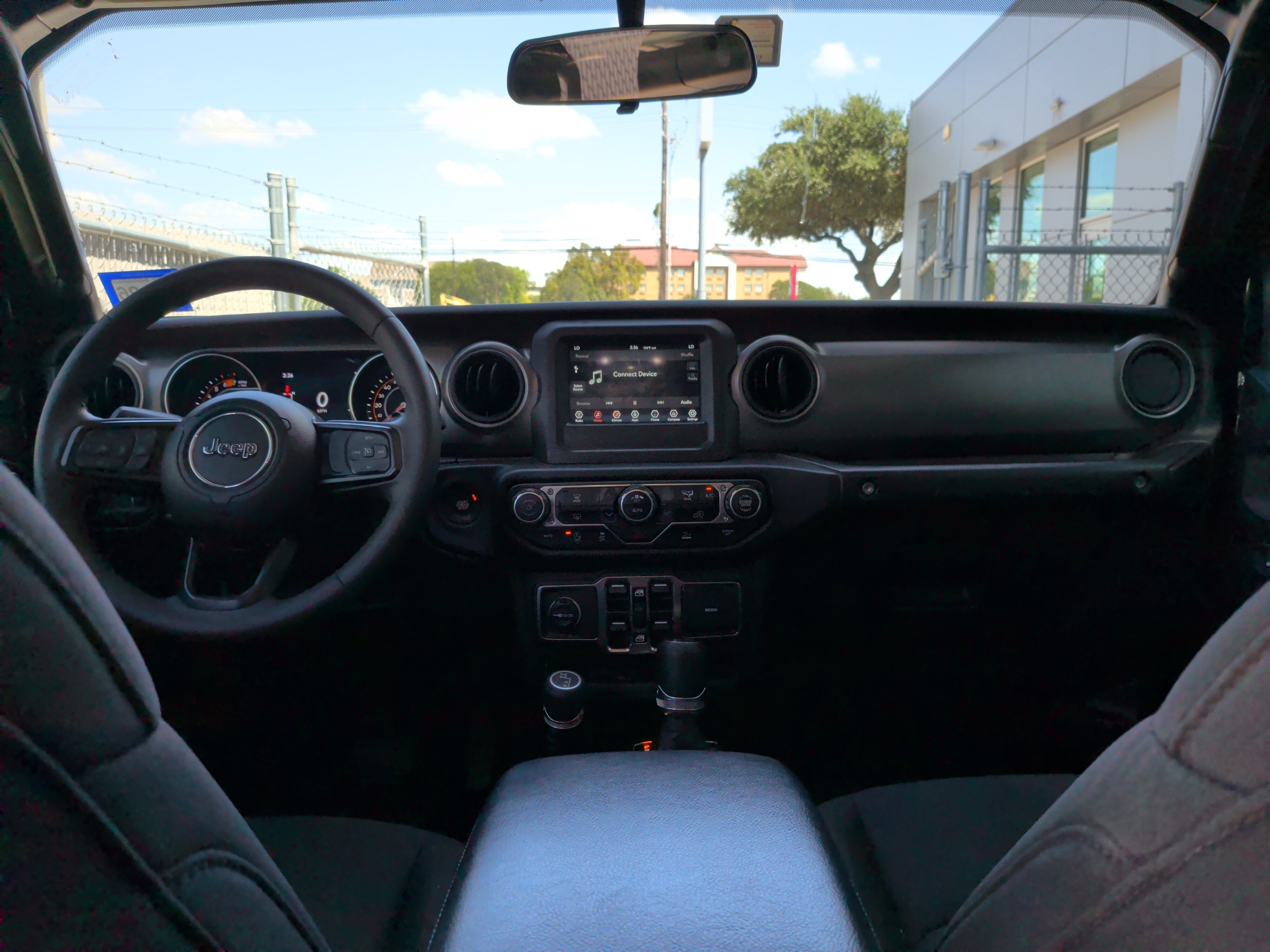 Used 2023 Jeep Wrangler Unlimited Sport AWD/4WD image 27