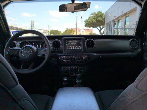 Used 2023 Jeep Wrangler Unlimited Sport AWD/4WD image 27