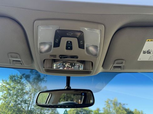Used 2017 Toyota Sienna XLE w/ XLE Navigation Package FWD image 20