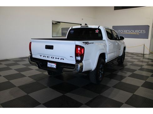 Used 2021 Toyota Tacoma SR5 image 7