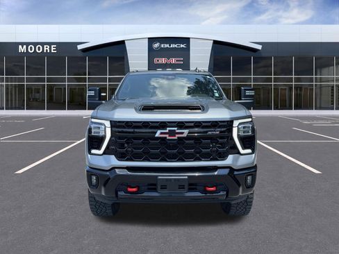 Used 2024 Chevrolet Silverado 2500 ZR2 AWD/4WD image 8
