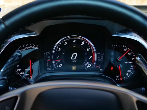 Used 2016 Chevrolet Corvette Z06 w/ 3LZ Preferred Equipment Group image 10