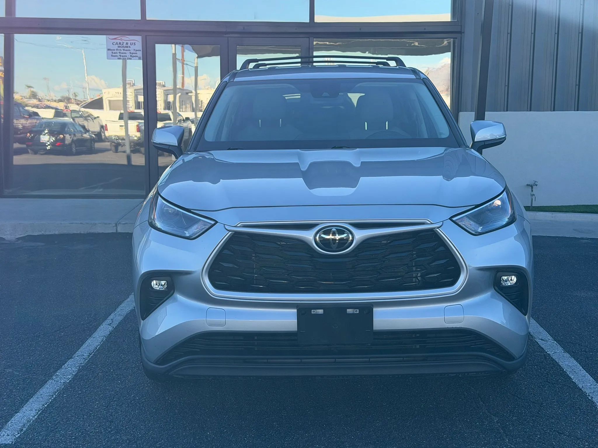 Used 2023 Toyota Highlander LE FWD image 18