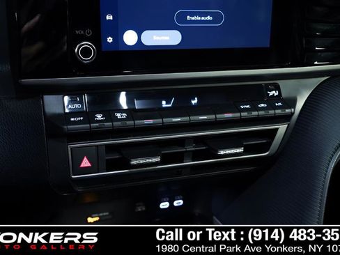 Used 2025 Toyota Camry SE image 62