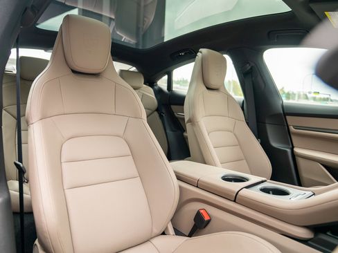 Certified 2025 Porsche Taycan image 21