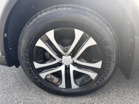 Used 2016 Toyota RAV4 LE AWD/4WD image 11