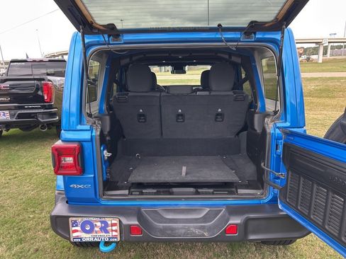 Used 2024 Jeep Wrangler Unlimited Sahara image 7