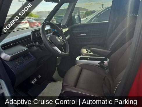 Used 2025 Volkswagen ID. Buzz Pro S Plus image 3