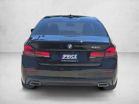 Used 2023 BMW 530i w/ Convenience Package RWD image 7