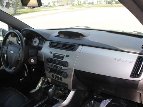 Used 2011 Ford Focus SEL w/ 301A Rapid Spec Order Code FWD image 27