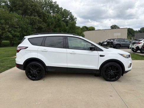 Used 2018 Ford Escape SE w/ SE Sport Appearance Package AWD/4WD image 7
