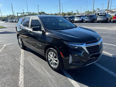 Used 2024 Chevrolet Equinox LT FWD image 2