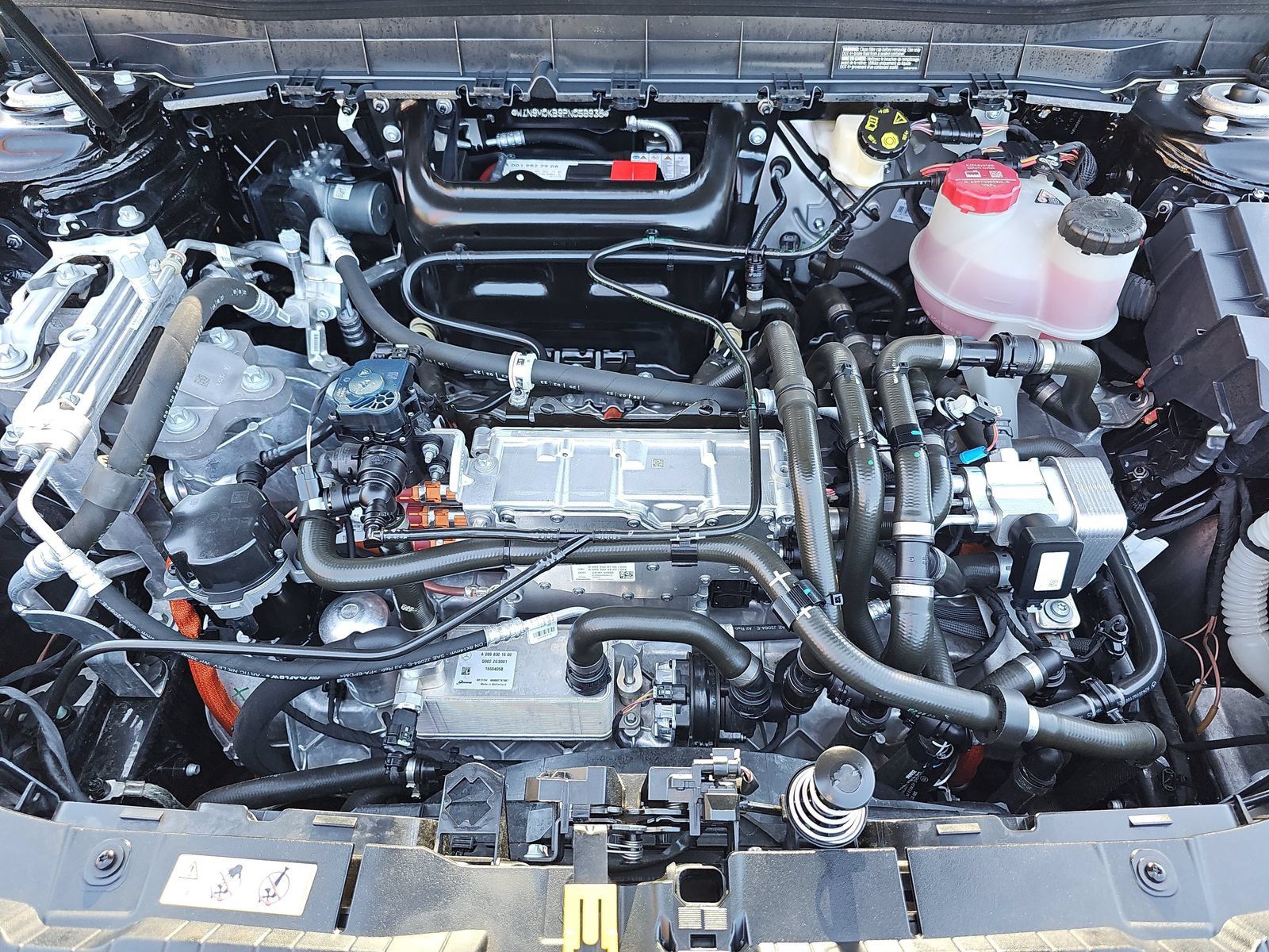 Used 2023 Mercedes-Benz EQB 300 4MATIC image 32