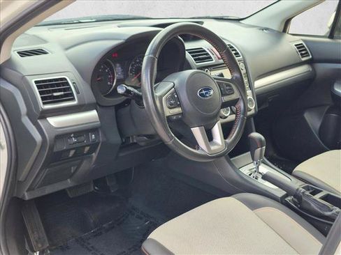 Used 2017 Subaru Crosstrek 2.0i Premium w/ Moonroof Package AWD/4WD image 10