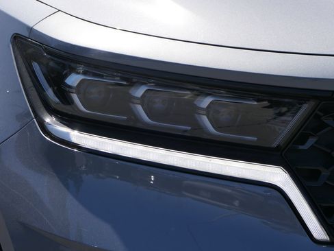 Used 2023 Kia Sorento SX FWD image 7