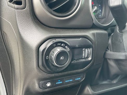 Used 2023 Jeep Wrangler Unlimited AWD/4WD image 12
