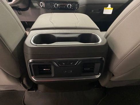 New 2025 GMC Sierra 2500 SLT w/ SLT Premium Package image 18
