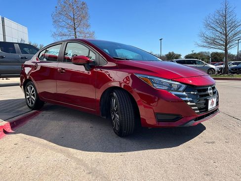Used 2025 Nissan Versa SV image 4