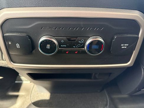 Used 2024 Ford Expedition Limited AWD/4WD image 39