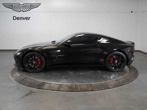Used 2019 Aston Martin V8 Vantage Coupe image 2