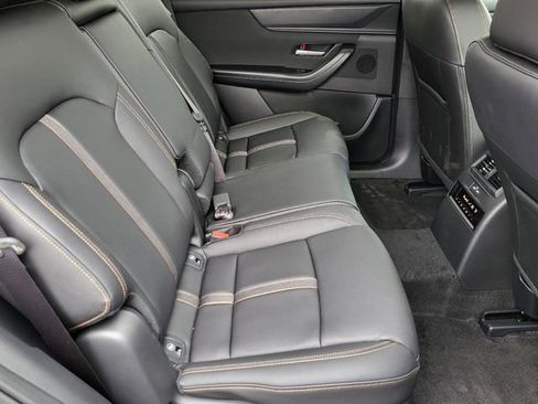 Used 2025 MAZDA CX-90 3.3 Turbo w/ Select Package image 17