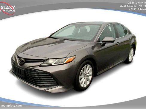 Used 2020 Toyota Camry LE FWD image 1