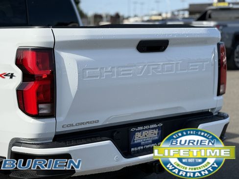 New 2025 Chevrolet Colorado LT w/ LT Convenience Package image 32