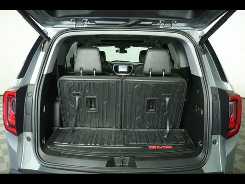 Used 2023 GMC Acadia SLT w/ Elevation Edition image 21