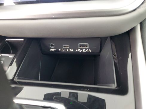 Used 2025 Subaru Outback Premium image 18