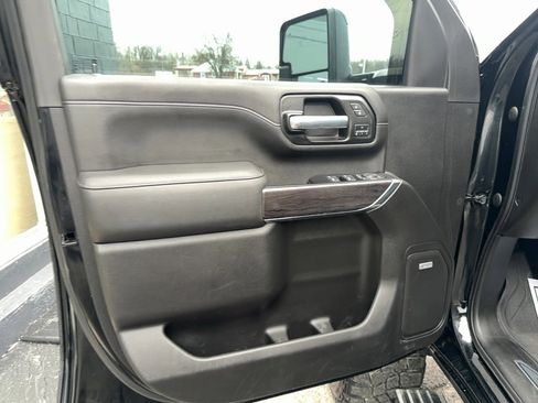 Used 2022 Chevrolet Silverado 2500 LTZ w/ LTZ Plus Package image 17