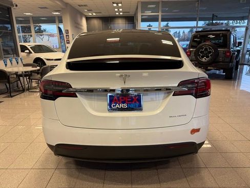 Used 2019 Tesla Model X Long Range image 4