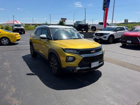 Used 2023 Chevrolet TrailBlazer ACTIV w/ Sun and Liftgate Package FWD image 4