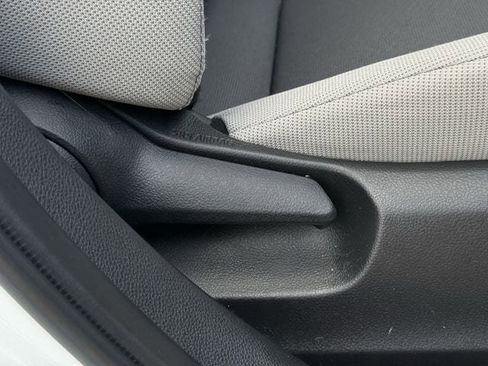 Used 2024 Toyota Corolla LE image 28