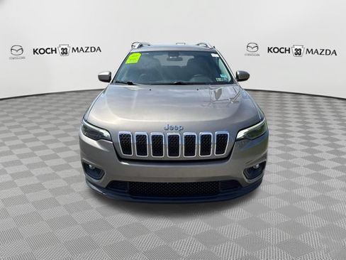 Used 2020 Jeep Cherokee Latitude Plus w/ Cold Weather Group AWD/4WD image 2