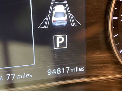 Used 2020 Nissan Versa SR image 27