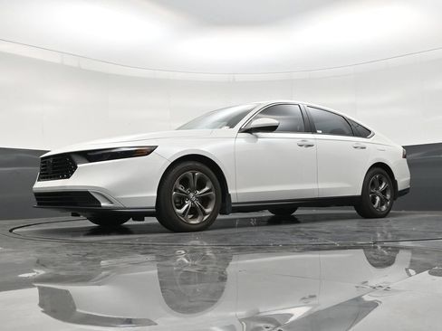 Used 2024 Honda Accord EX image 21