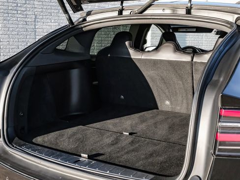 Used 2018 Tesla Model X 75D image 45