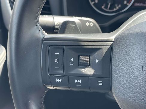 Used 2025 Nissan Rogue SV FWD image 20