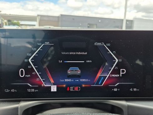 Used 2023 BMW i4 eDrive40 RWD image 9