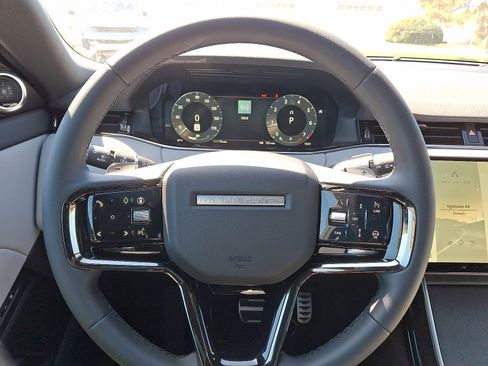 Certified 2026 Land Rover Range Rover Evoque Dynamic SE AWD/4WD image 5