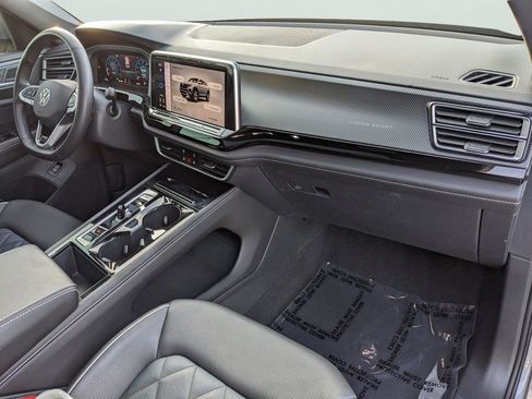 Used 2025 Volkswagen Atlas Cross Sport SEL Premium R-Line AWD/4WD image 12