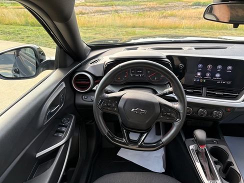 Used 2024 Chevrolet Trax RS w/ Driver Confidence Package FWD image 39