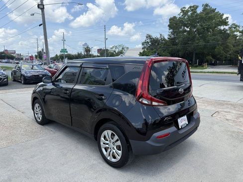Used 2021 Kia Soul LX FWD image 7