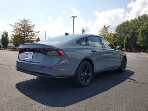 New 2025 Honda Accord SE image 4