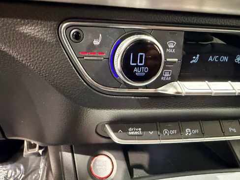 Used 2018 Audi SQ5 Premium Plus AWD/4WD image 28